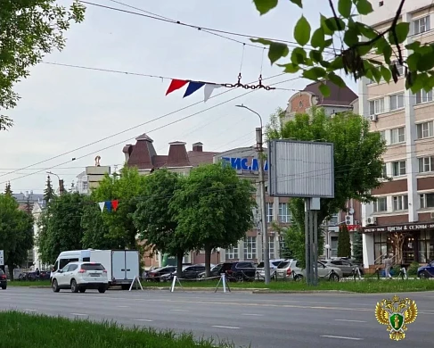 Ограждение на парковке у гостиницы «Вознесенская» установлено незаконно