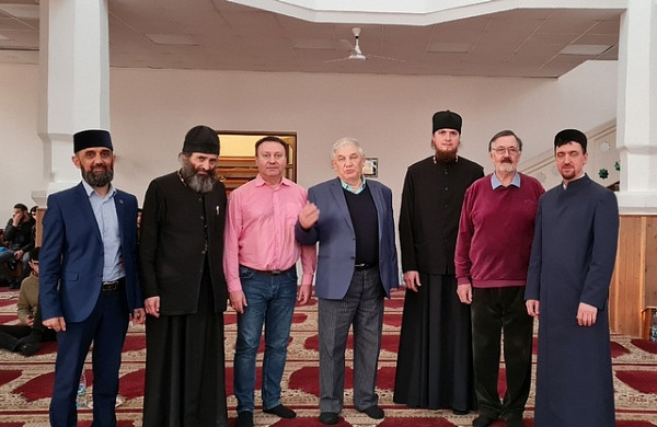 Ифтар в ивановской Соборной мечети собрал исламское и православное духовенство