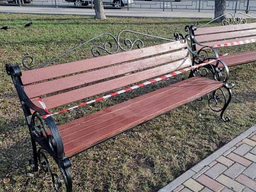 В Иванове начали приводить в порядок скамейки и урны 