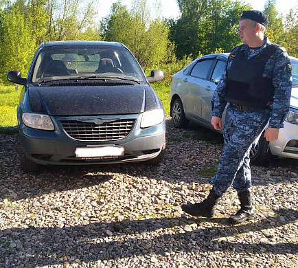 В Иванове у должника по алиментам арестовали «Крайслер Вояджер»
