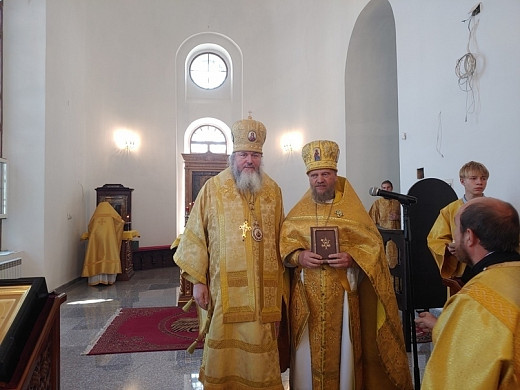 В Кинешме протоиерею Димитрию Грудогло вручили патриаршую награду