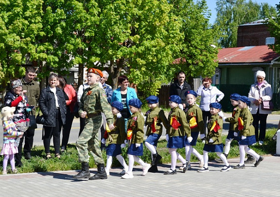  В Юже прошло шествие дошкольных войск 