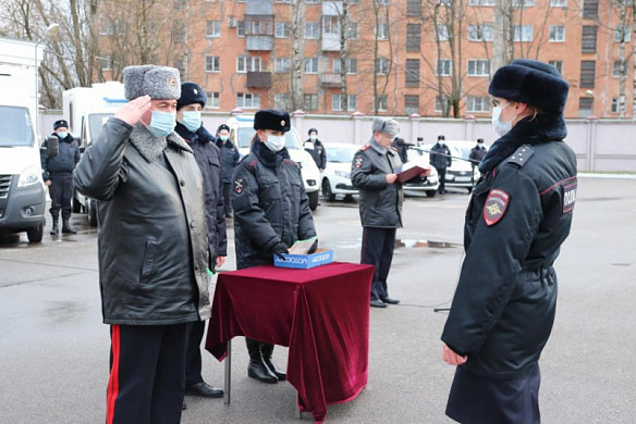 Полиция в регионе получила новые автозаки, легковушки и спецмашины для транспортировки собак