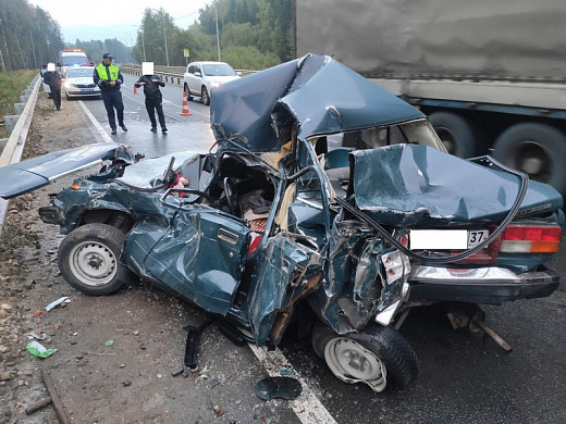 В Ивановской области легковушка попала в жесткое ДТП