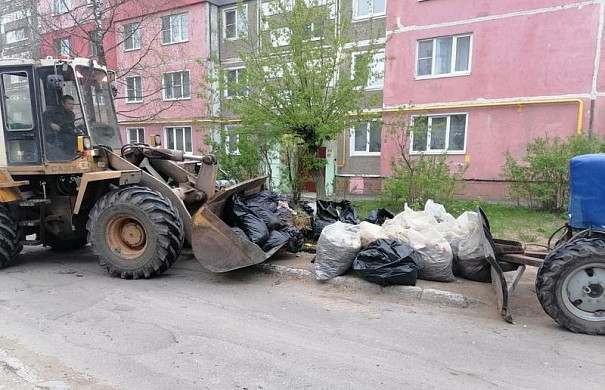  Мусор после субботников в Иванове вывозят ломовозом 