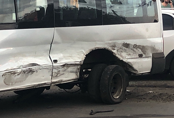 Столкновение иномарки с маршруткой в Иванове попало на видео