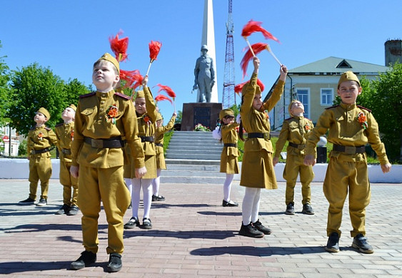  В Юже прошло шествие дошкольных войск 