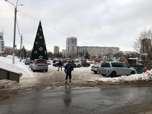 Парковка в зоне ярмарки-фестиваля «Новогодний городок» в Иванове запрещена