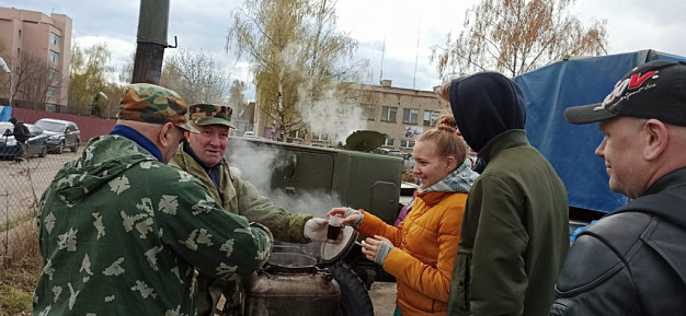 Ивановские байкеры накормили школьников кашей, полезными знаниями и экшеном