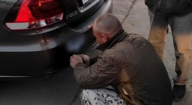 Ивановца арестовали за нацистскую наклейку на автомобиле