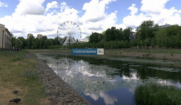 На Уводи в центре Иванова выкосят водоросли и кувшинки