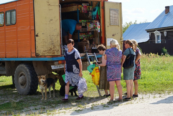 В Шуйском районе жители 60 населенных пунктов закупают продукты в автолавках