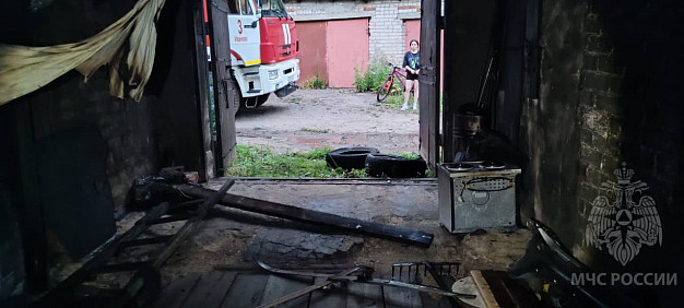 На улице Огородной в Иванове сгорели гаражи