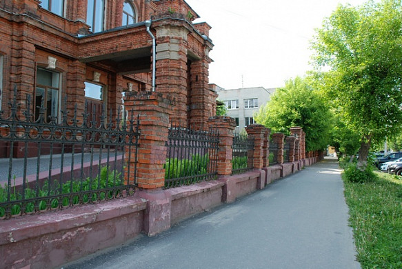 Выдано разрешение на восстановление кованой ограды 30-й гимназии в Иванове