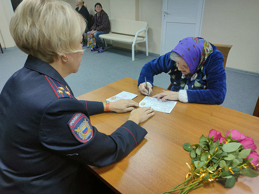 В Иванове вручили российские паспорта беженцам из ДНР и ЛНР