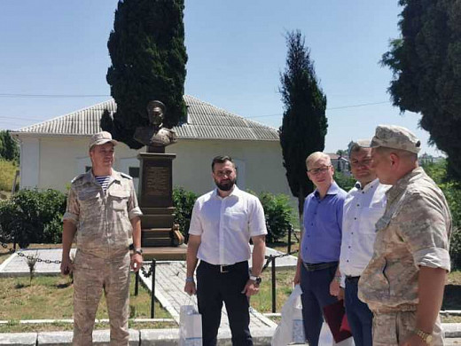 Мэр Владимир Шарыпов побывал на ракетном катере «Ивановец» в Севастополе