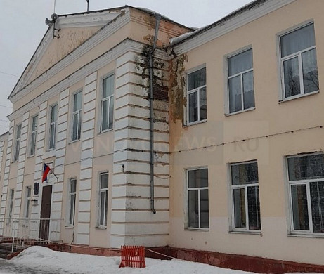  В Иванове разрушается фасад школы №15 