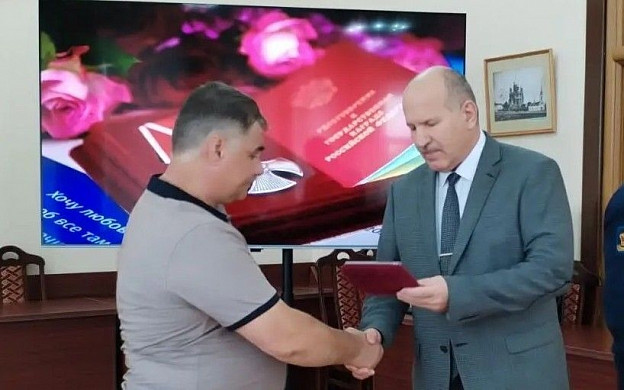 В Шуе семьям троих погибших участников СВО вручены Ордена Мужества