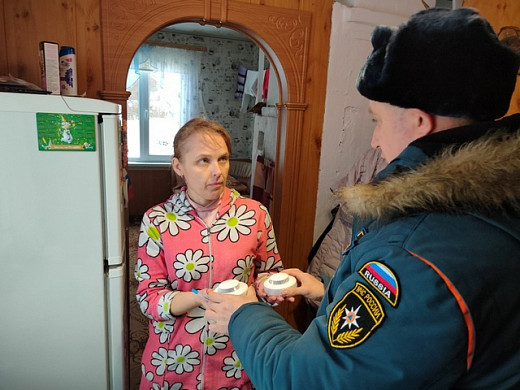 Жителям Заволжского района активно устанавливают пожарные извещатели