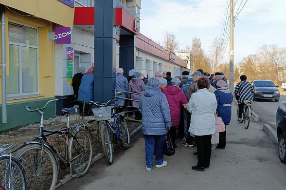  В Вичуге льготники выстраиваются в очереди за лекарствами 