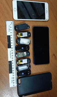  Дюжину телефонов и белый порошок пытались доставить арестантам ивановских колоний 