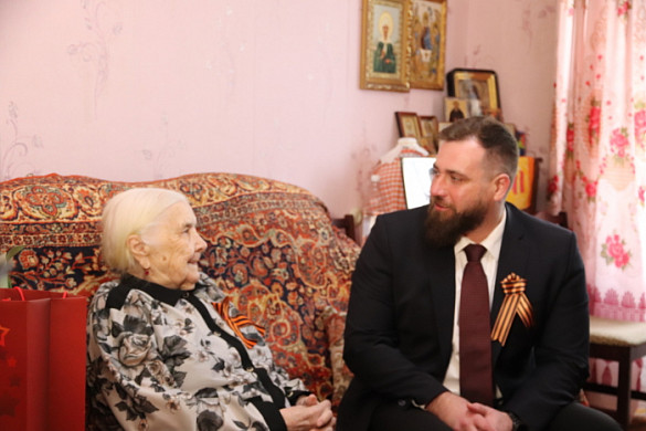  В Иванове 99-летний ветеран Великой Отечественной получила поздравления от главы города 