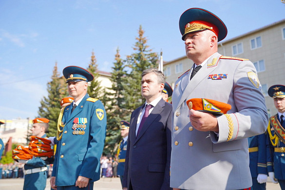  В День знаний глава МЧС России принял присягу курсантов ивановской пожарно-спасательной академии 