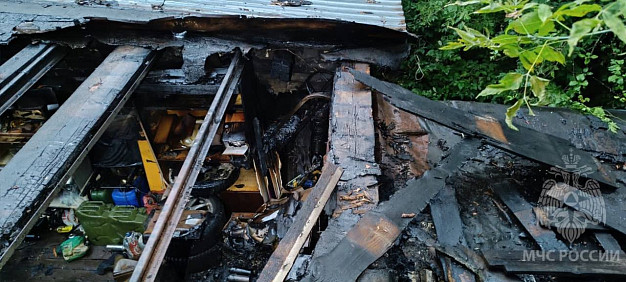 На улице Огородной в Иванове сгорели гаражи