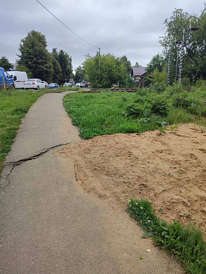 Провал на дороге замаскировали песком