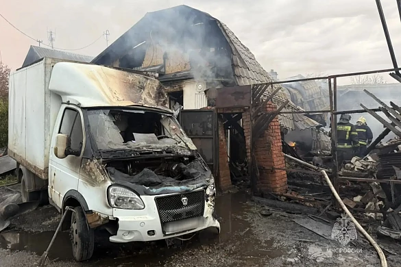 В Иванове из огня вынесли опасные баллоны