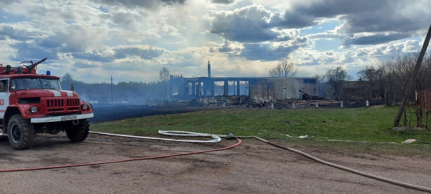 В деревне Данильцево сгорели два дома и две хозпостройки