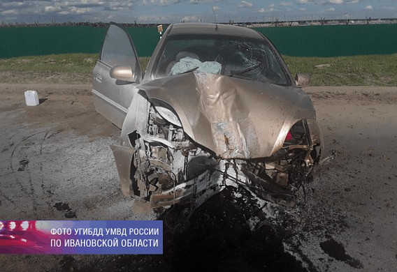  В Иванове пьяный водитель снес столб и отправил в больницу свою пожилую пассажирку 