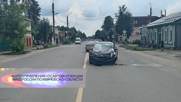  В Шуе при столкновении трех автомобилей пострадал пешеход 