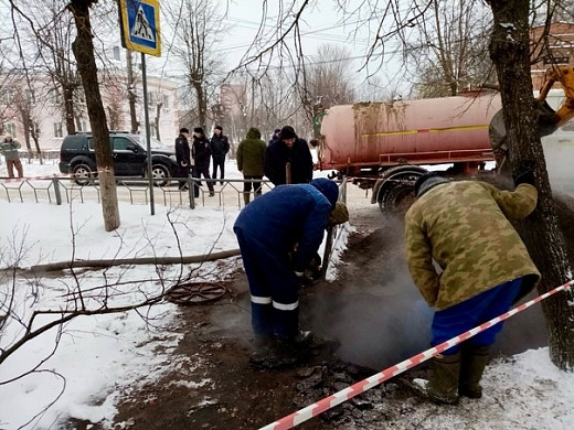В Ивановской области пятеро школьников провалились в яму с кипятком