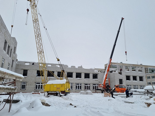  На строящейся школе в Суховке подрядчик закрывает тёплый контур 