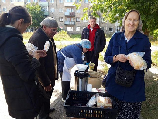 Одинокие пенсионеры и бездомные в Шуе получили первый добрый хлеб