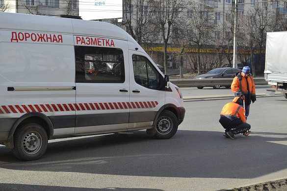На дороги в Иванове начали наносить разметку