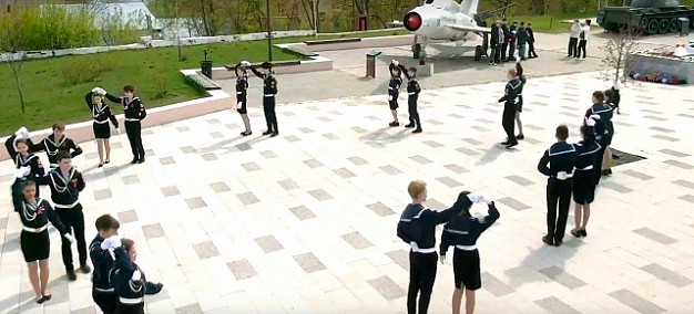 Молодежь Кинешмы присоединилась к «Вальсу Победы»