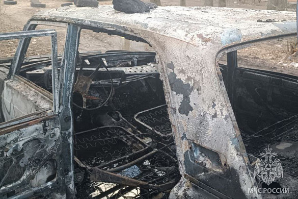 В Иванове на улице Громобоя подожгли автомобиль