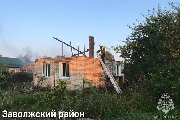 В Ивановской области горели гаражи и дом с пристройкой