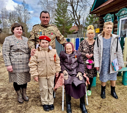  В Южском районе поздравили со 100-летием ветерана войны 
