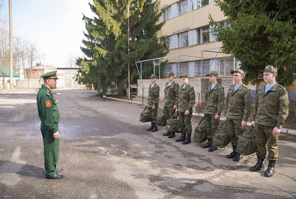  Из Ивановской области к месту службы отправились первые призывники 