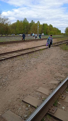 Людям при посещении кладбища в Балино негде переходить дорогу