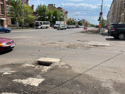 Автолюбители рискуют потерять колесо в центре Иванова