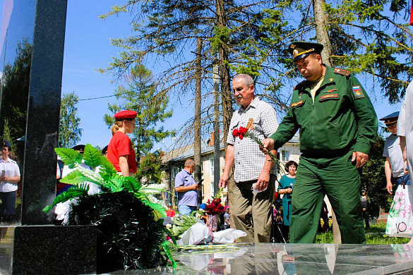 В Наволоках установили стелу ветеранам боевых действий