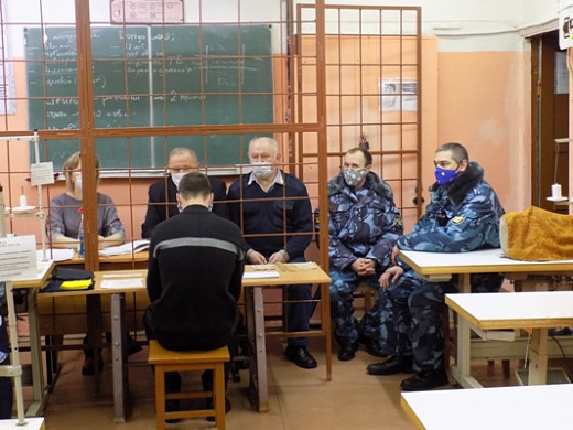 Осужденных кинешемской мужской колонии выучили на швей