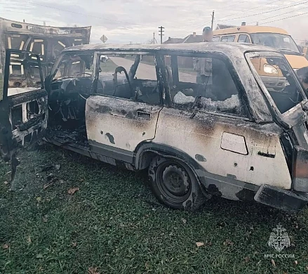 В Решме дотла сгорел автомобиль  