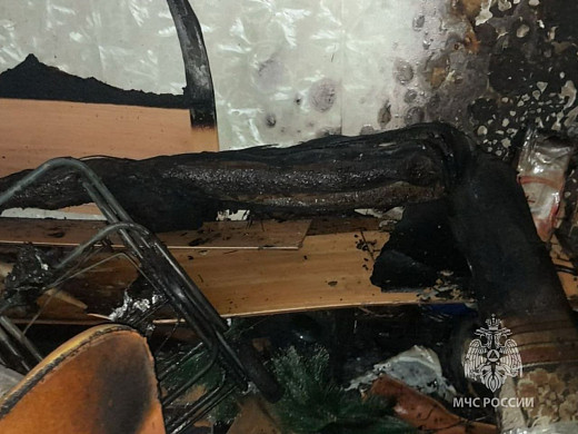 Спасатели эвакуировали 35 человек из-за пожара в доме на проспекте Текстильщиков