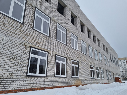  На строящейся школе в Суховке подрядчик закрывает тёплый контур 