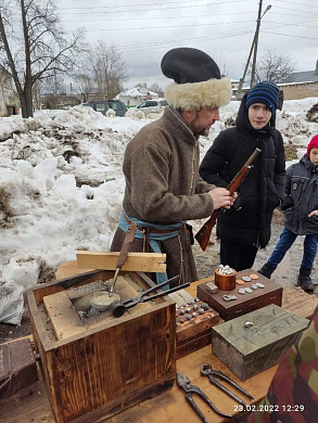  В Парском прошел митинг-концерт с исторической реконструкцией 